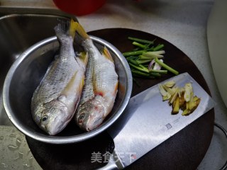 香煎黄立翅的做法步骤：1