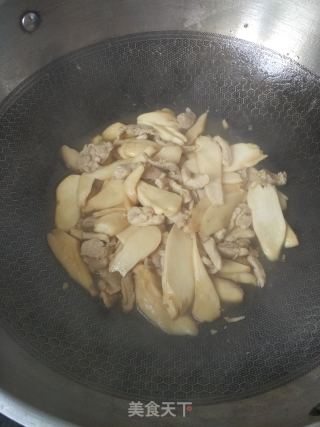 马兰头炒肉丝的做法步骤：2