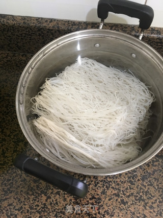 简单的炒米粉的做法步骤：4