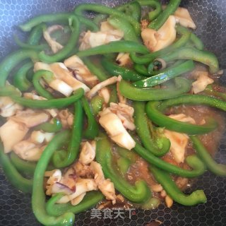 圆椒炒鱿鱼的做法步骤：5