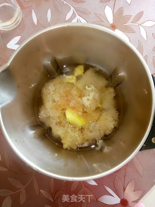 菠萝银耳露的做法步骤：2