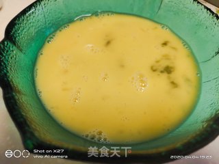 黄瓜蛋炒饭的做法步骤：2
