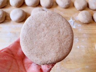 黑全麦豆沙烧饼的做法步骤：9