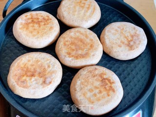 黑全麦豆沙烧饼的做法步骤：13