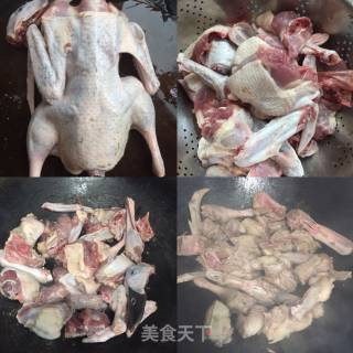 紫苏焖鸭的做法步骤：1