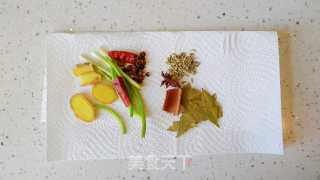 既是零食又是下饭菜的香卤鸡脖的做法步骤：4