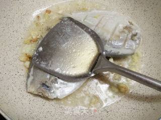 鲳鱼豆瓣羹的做法步骤：4