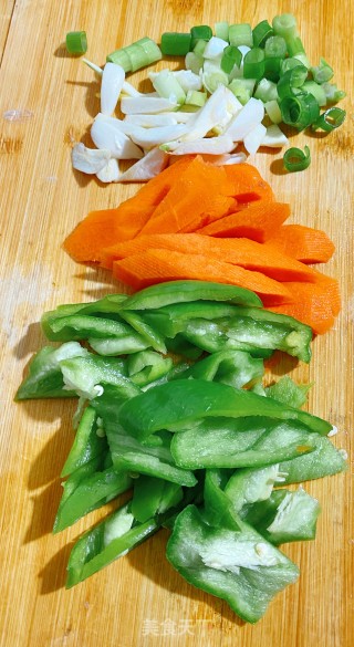 小炒虫草花的做法步骤：2