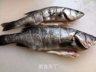 鲈鱼萝卜汤的做法步骤：2