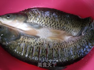 蒜香烤鱼的做法步骤：1
