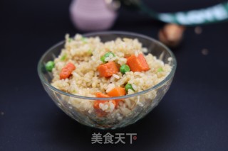 豌豆胡萝卜肉丁炒饭的做法步骤：10
