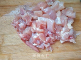 奥尔良鸡肉披萨的做法步骤：1