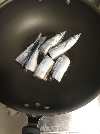 香煎秋刀鱼的做法步骤：5