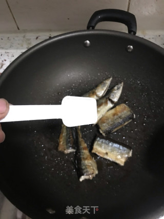 香煎秋刀鱼的做法步骤：8