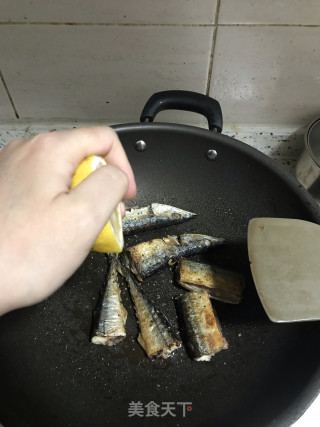香煎秋刀鱼的做法步骤：10