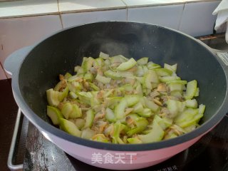 茭瓜蛤蜊炒鸡蛋的做法步骤：6
