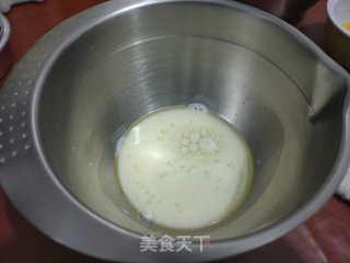 艾草戚风蛋糕的做法步骤：2