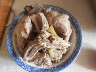 红烧排骨的做法步骤：1