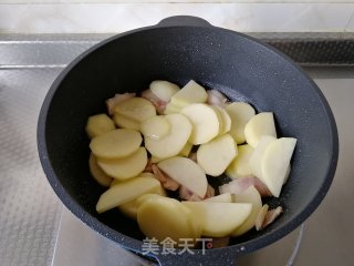 酱香土豆炒肉片的做法步骤：4