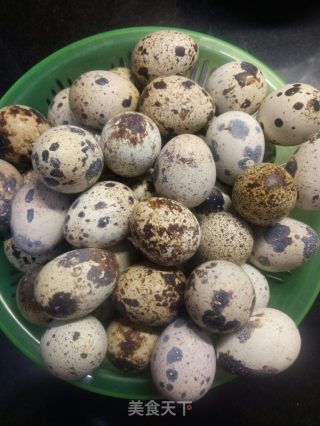 香卤鹌鹑蛋的做法步骤：1