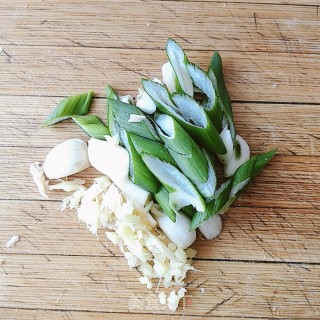 肉煎香菇土豆的做法步骤：3