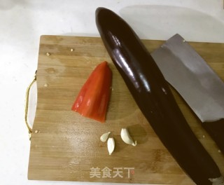清炒茄子的做法步骤：1