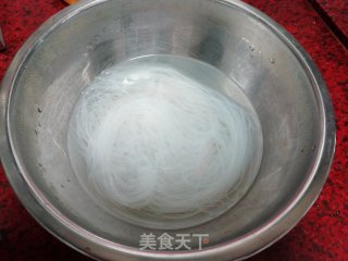 芥末酱拌菠菜粉丝的做法步骤：3