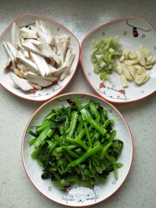 蘑菇炒菜心的做法步骤：4