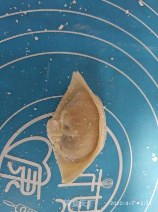 鲜肉虾仁馄饨的做法步骤：5