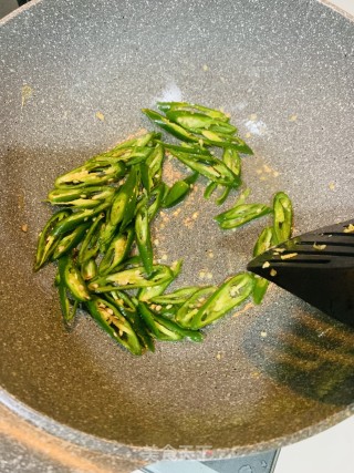 青椒炒蛋的做法步骤：4