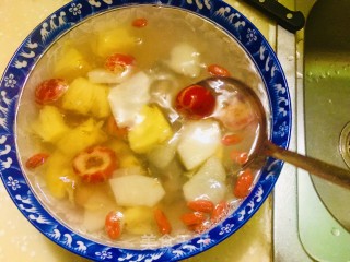 春日润燥杂果糖水的做法步骤：8