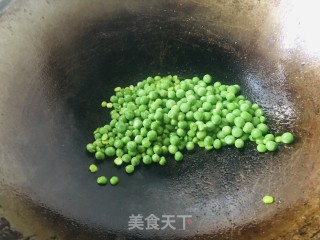 清炒豌豆的做法步骤：3