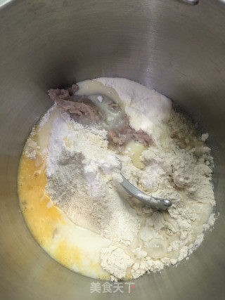 芋泥面包的做法步骤：1
