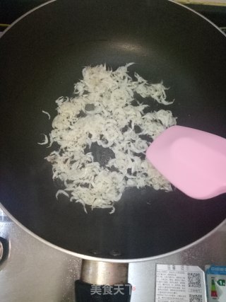 虾皮炒韭菜的做法步骤：2