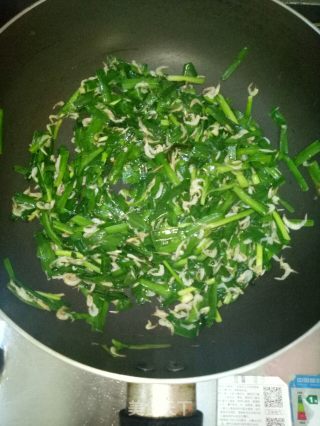 虾皮炒韭菜的做法步骤：5