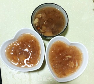 冰糖银耳雪梨润肺汤的做法步骤：6