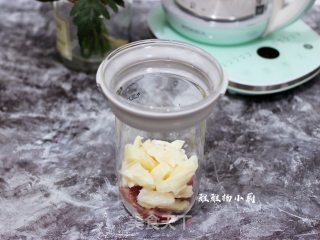 鱼胶汤的做法步骤：3