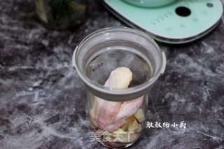 鱼胶汤的做法步骤：4