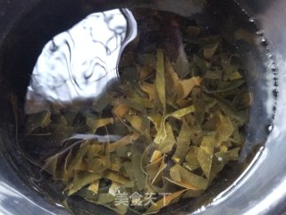 胡萝卜海带汤的做法步骤：1