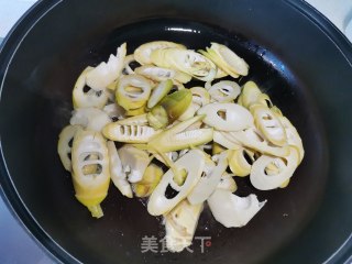 今天我吃素—香菇烧笋的做法步骤：3
