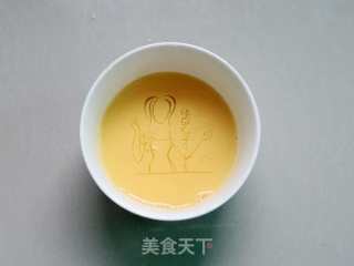 韭菜花鲜虾蛋花汤的做法步骤：4
