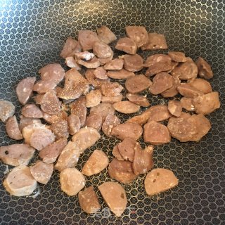 牛肉丸炒双色丁的做法步骤：3