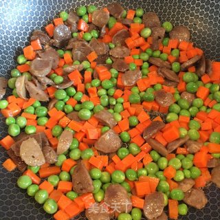 牛肉丸炒双色丁的做法步骤：4