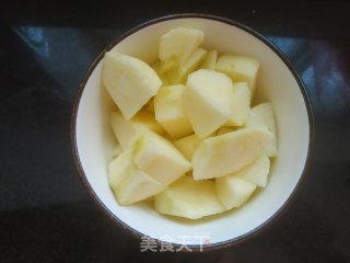 苹果银耳红枣汤的做法步骤：2