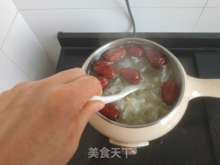 苹果银耳红枣汤的做法步骤：7