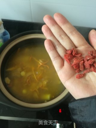虫草花山药兔肉汤的做法步骤：7