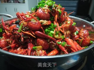 麻辣小龙虾火锅的做法步骤：1