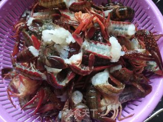 麻辣小龙虾火锅的做法步骤：3