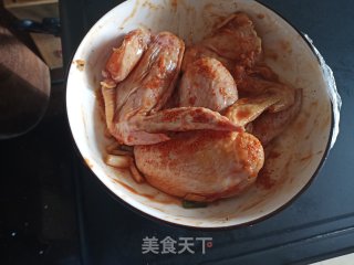 烤鸡翅的做法步骤：1