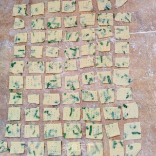 葱油苏打饼干的做法步骤：14